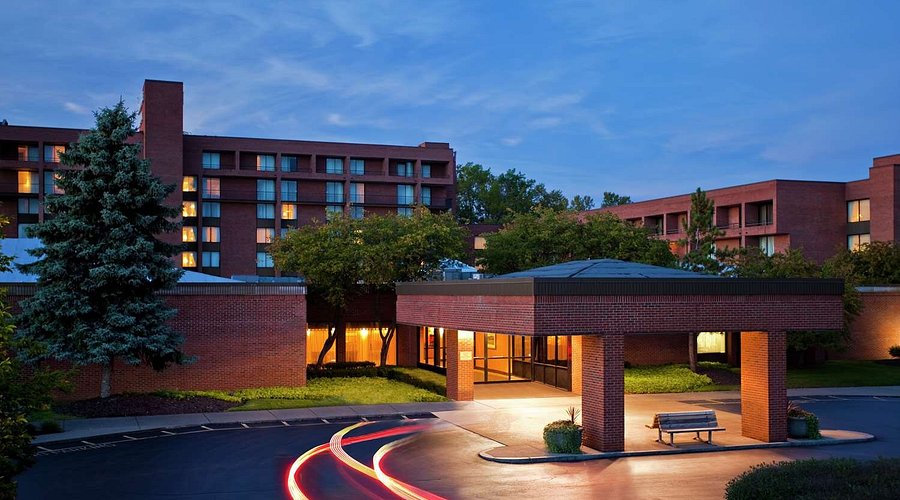 DoubleTree Syracuse Hotel Exterior